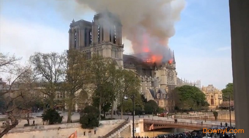 巴黎圣母院大火图片 截图0