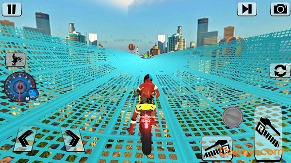 不可能的摩托车轨道游戏最新版 截图1